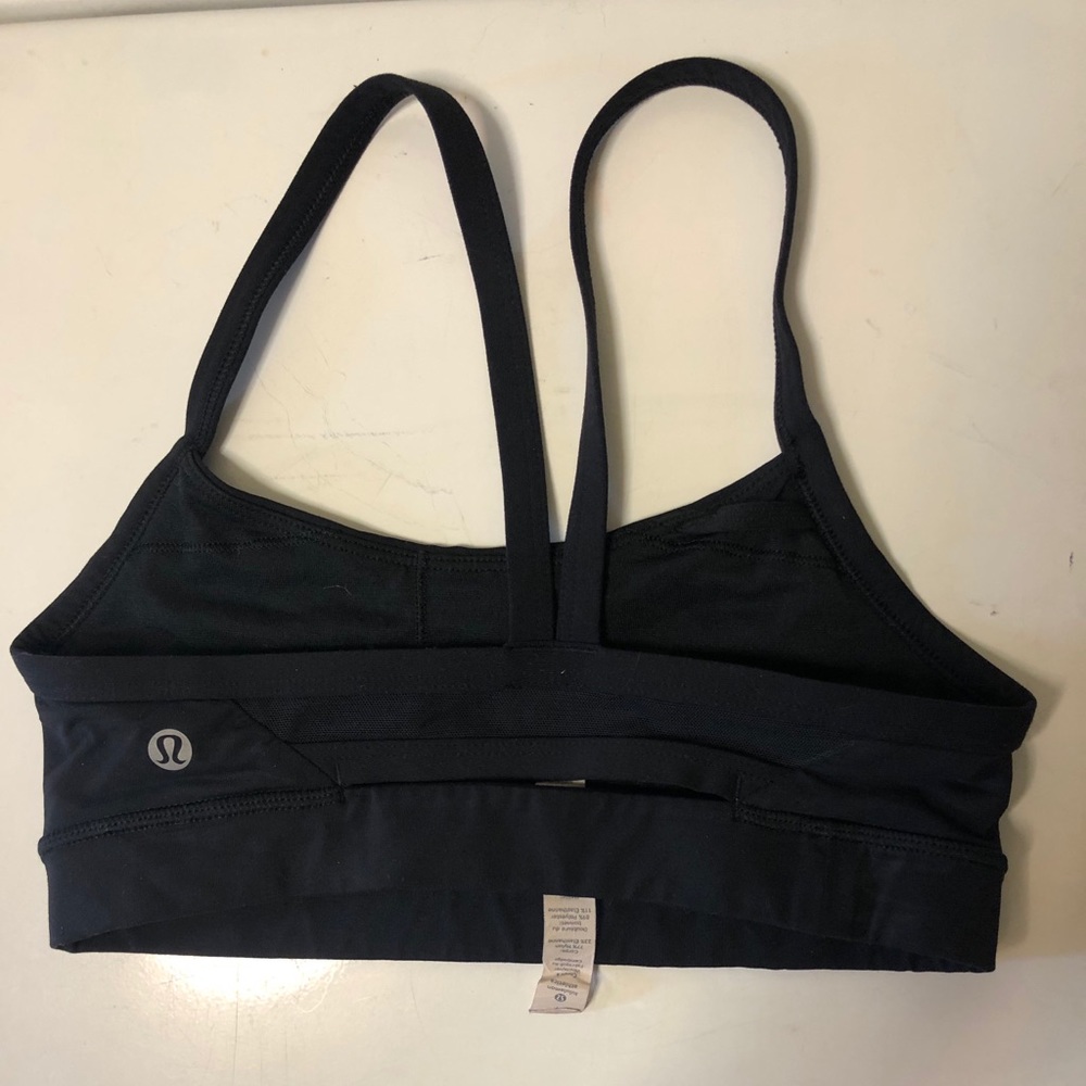 Lululemon Athletica size 4 mesh detail sports bra
